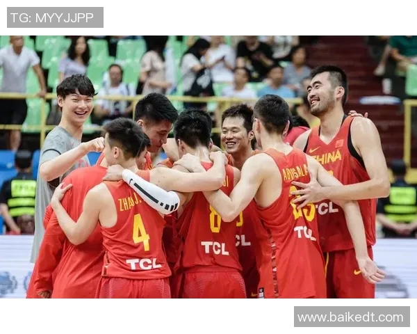 成都羽毛球队在亚运会积分榜上以53分稳居第一名展现强劲实力